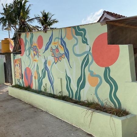 Tiga Spies Hostel Kuta  Exterior photo